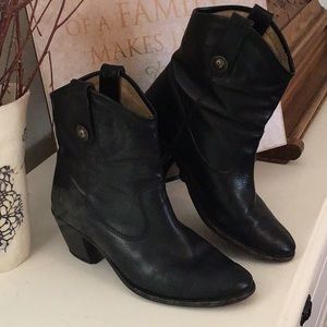 FRYE Jackie short leather boots, size 7.5 B, black